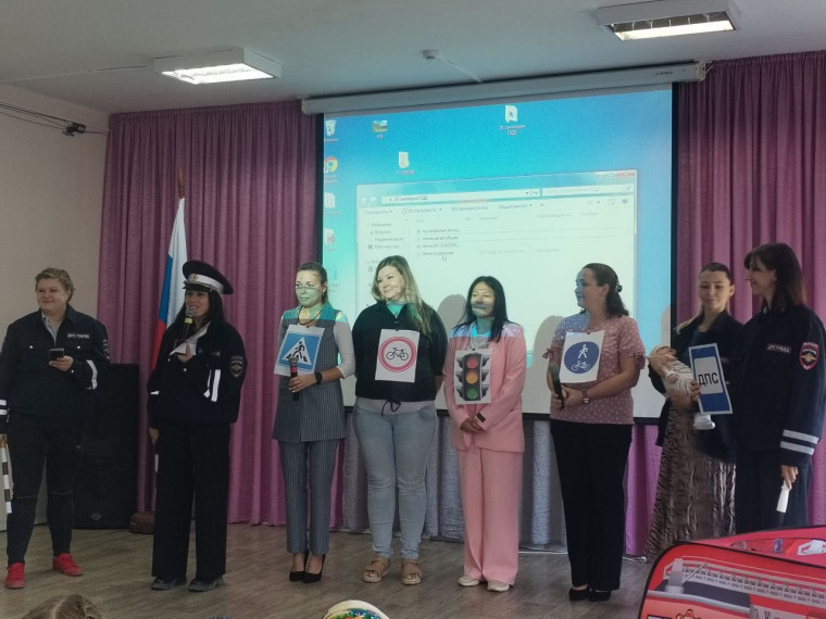 Акция «Мамина школа по ПДД».